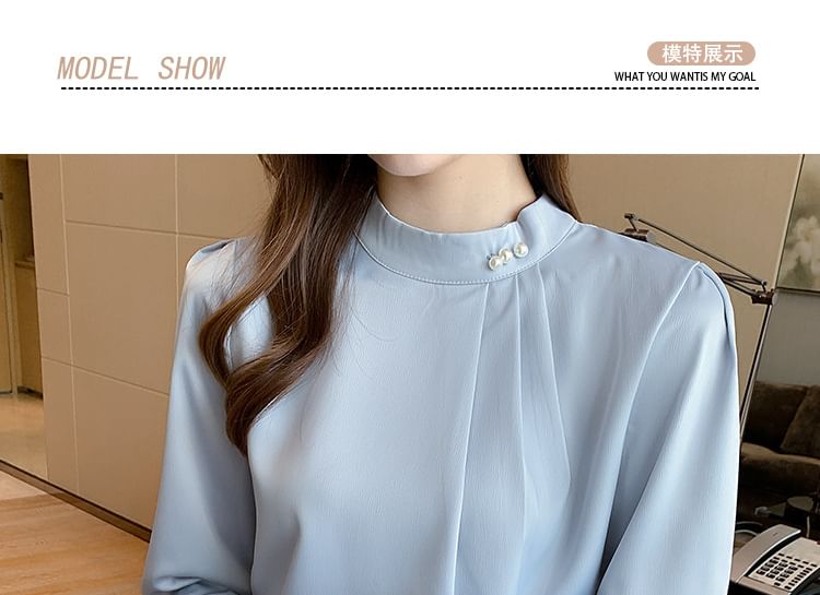 INEN - Blouse met neppe hals en imitatieparels