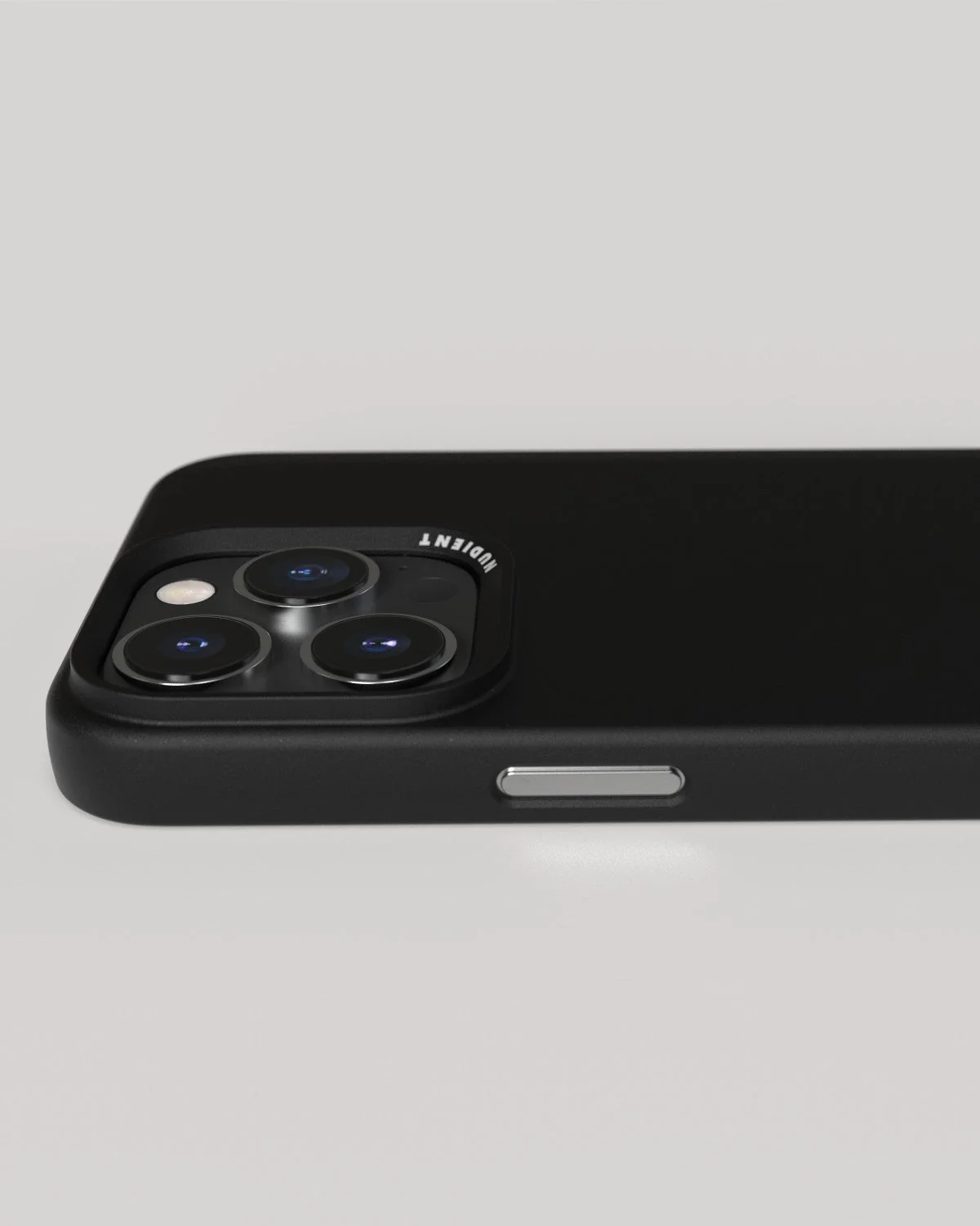 iPhone 16 Pro Max MagSafe Schutzhülle Thin Case aus Recycelten Materialien (00-000-0106-0000) - Ink Black