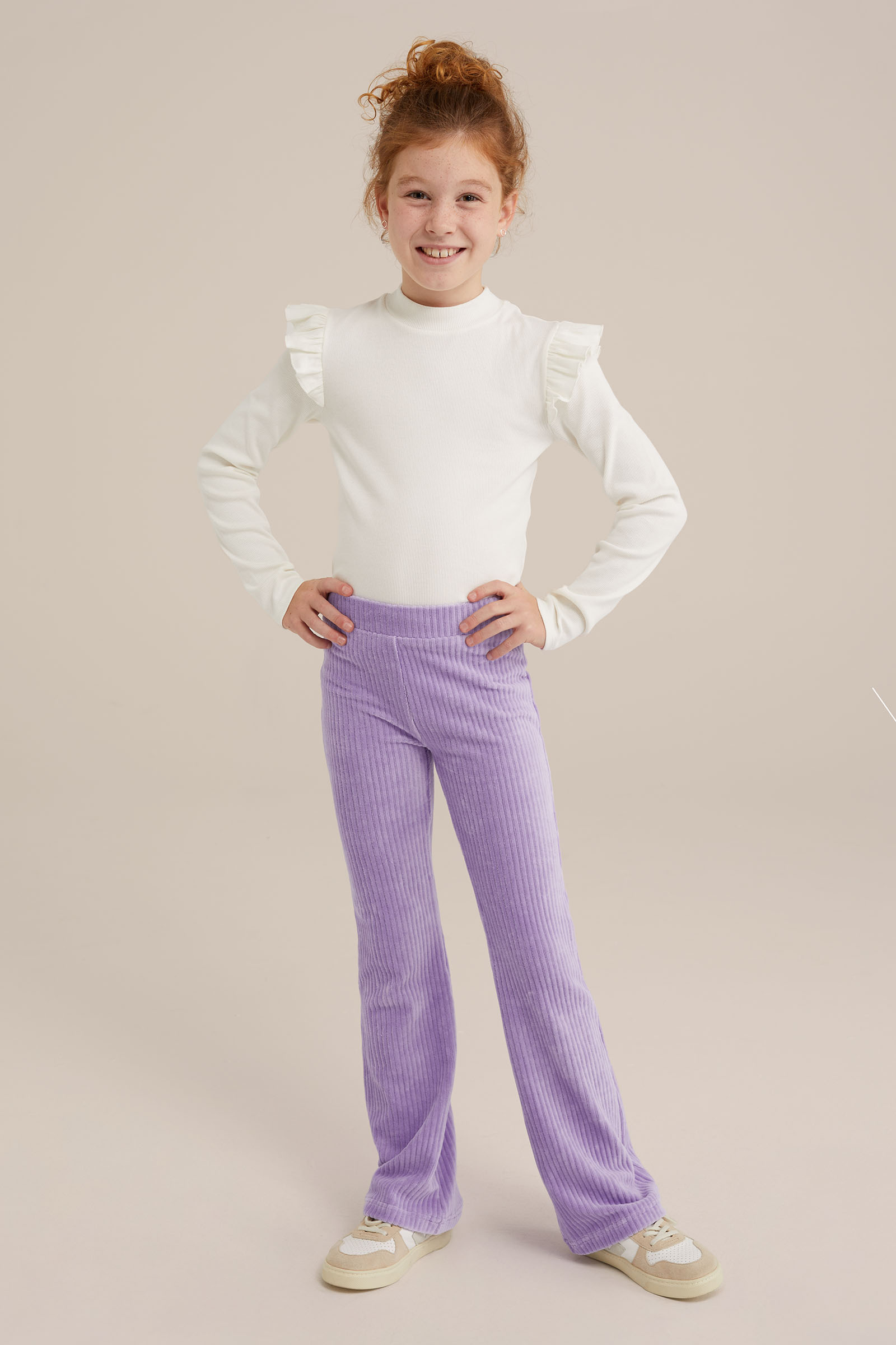 Meisjes velvet flared legging van ribstof WE Fashion Lila