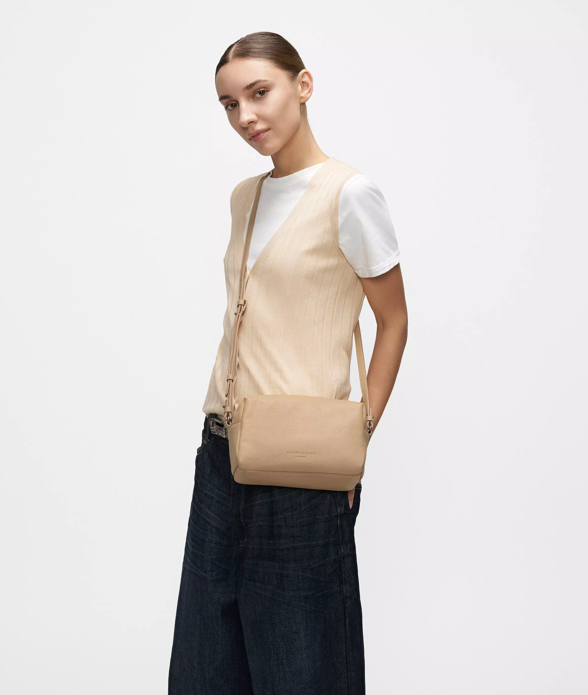 Hera II Crossbody S Handy crossbody bag made from cowhide