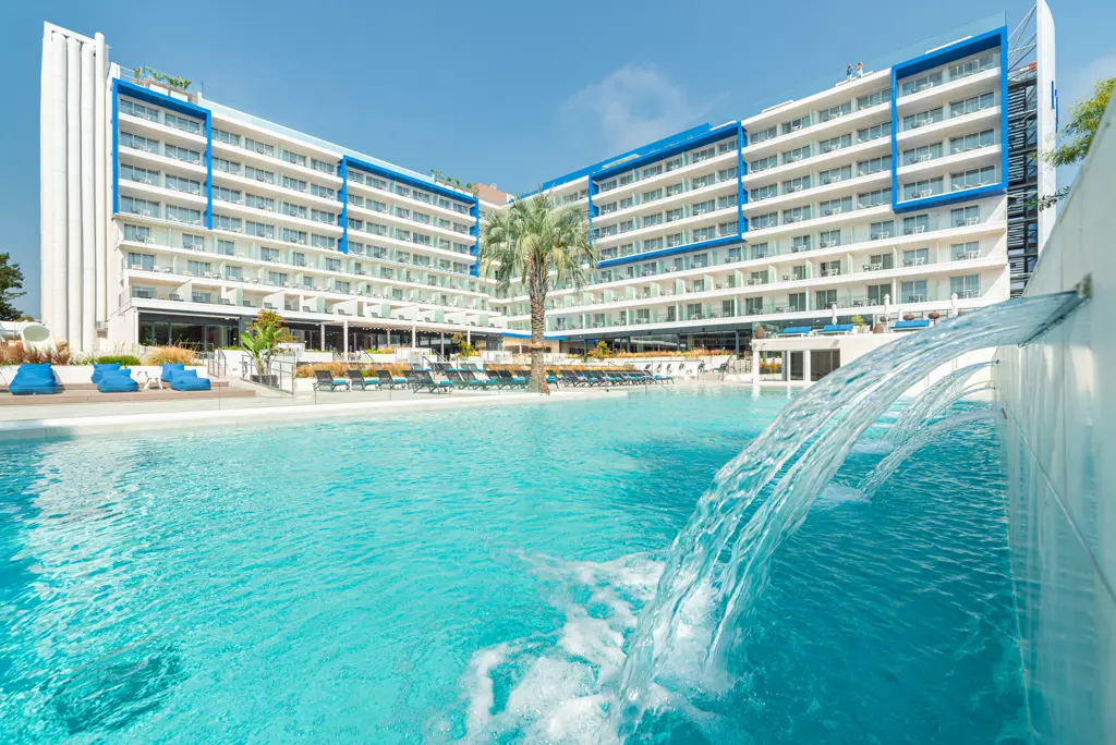 L'Azure Logies - Hotel