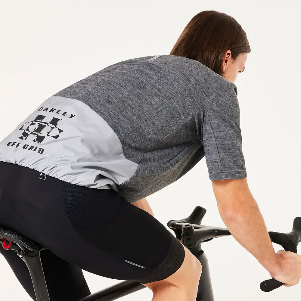 Oakley Off Grid Tech Gravel Fietsshirt Korte Mouwen Zwart Heren