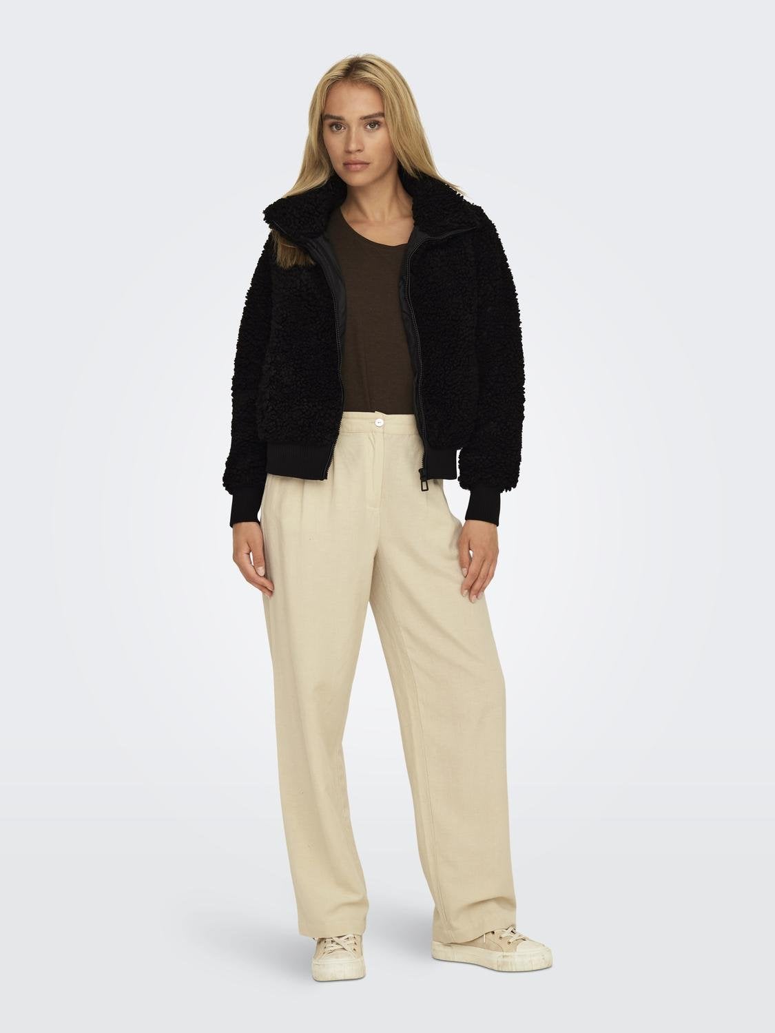 ONLNEWELLIE Blousonjacke Black