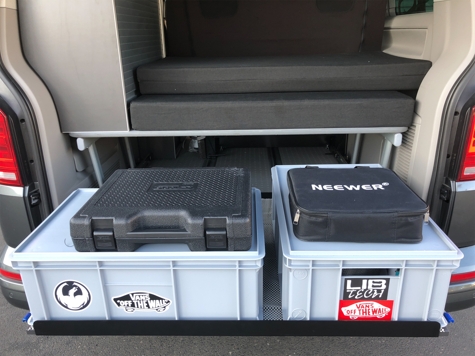 BusBoxx heckBOXX flex VW T5 / T6 / T6.1 Heckauszugs-Modul geteilt Tiefe 800 mm