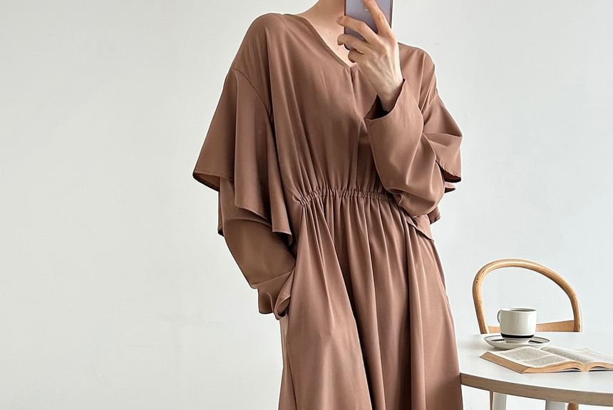 Chubby Girl - gelaagde lange mouw V-hals effen midi-jurk