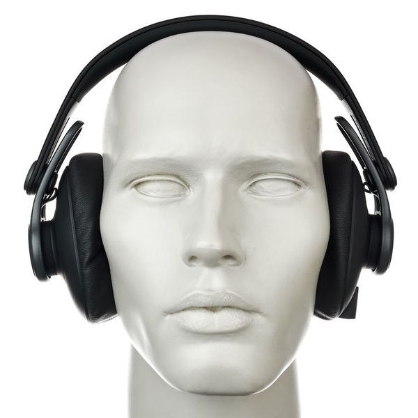 AKG K-371
