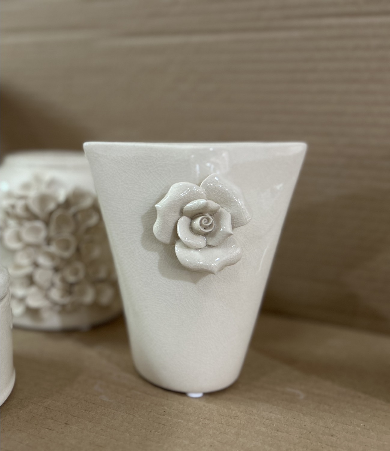 Keramikvase 'Paulette', creme, B 13 cm, H 14 cm, L 8 cm von fischer's lagerhaus