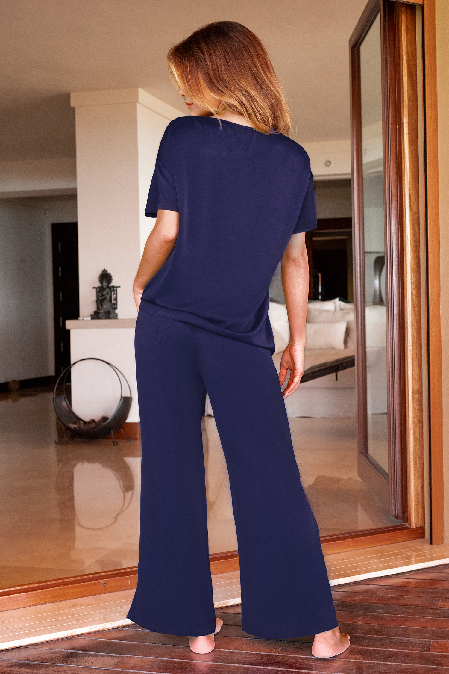 Pyjama à t-shirt et pantalon en satin bleu