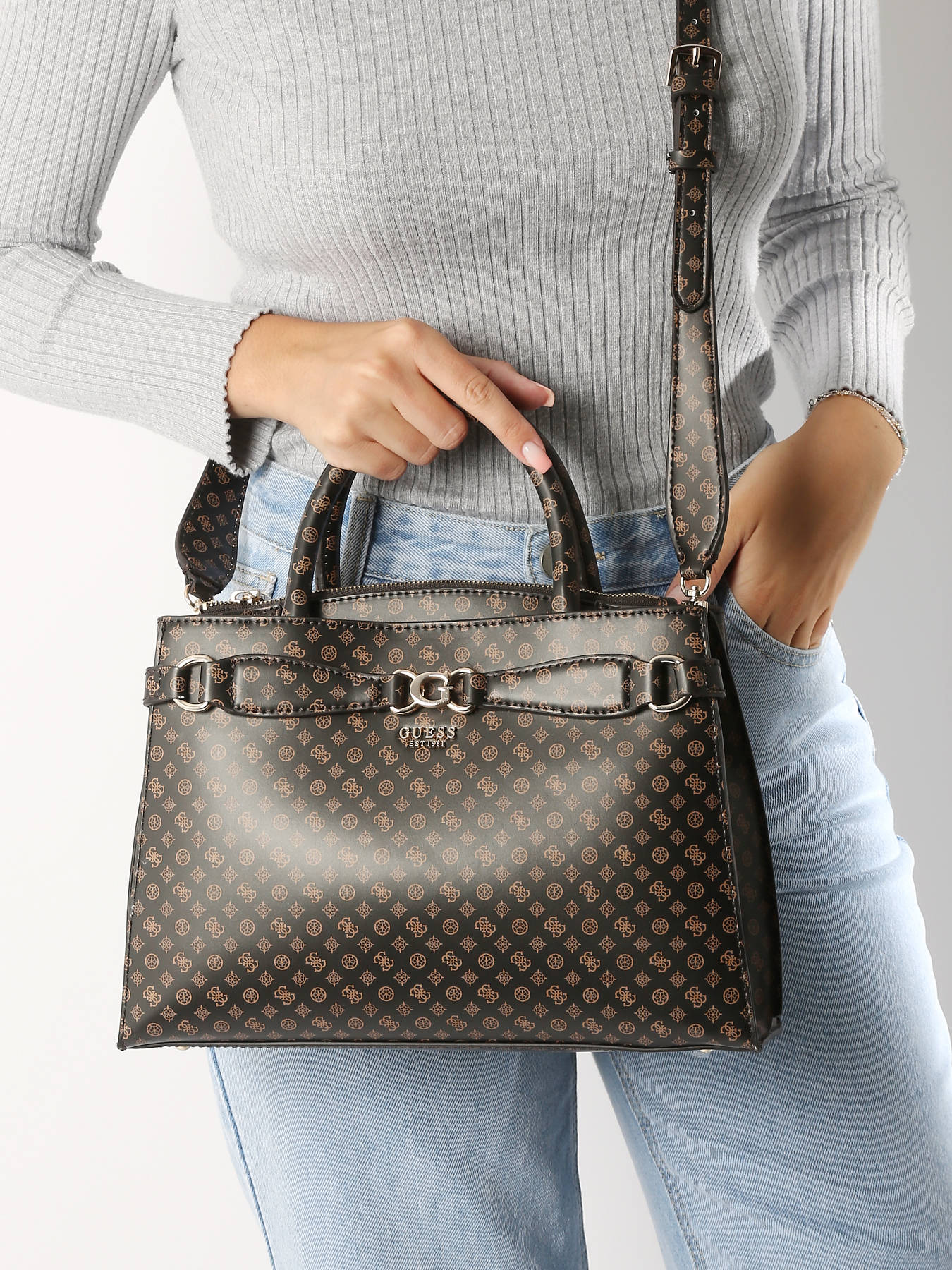 Sac port main Arlena logo GUESS