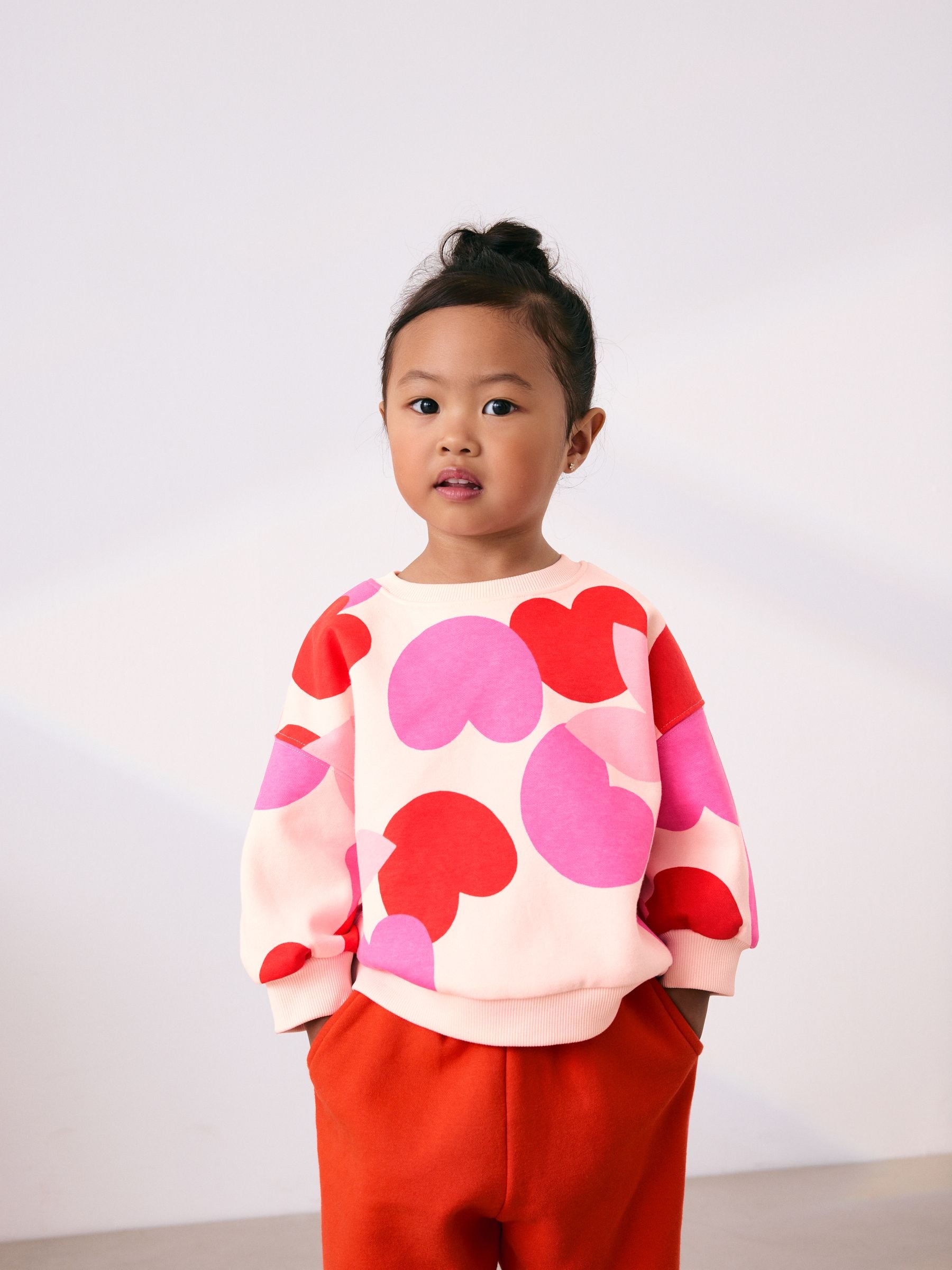 Roze/rood met hart - Set van sweatshirt en joggingbroek met rechte wijde pijpen (3mnd -7jr)