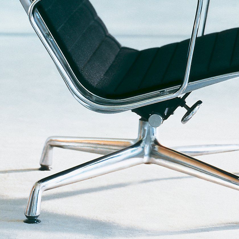 Vitra Eames EA124 Fauteuil