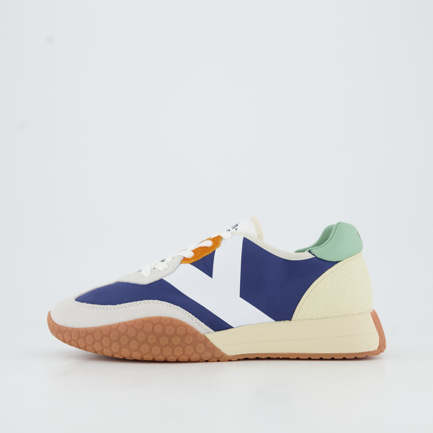 Keh-noo Sneaker