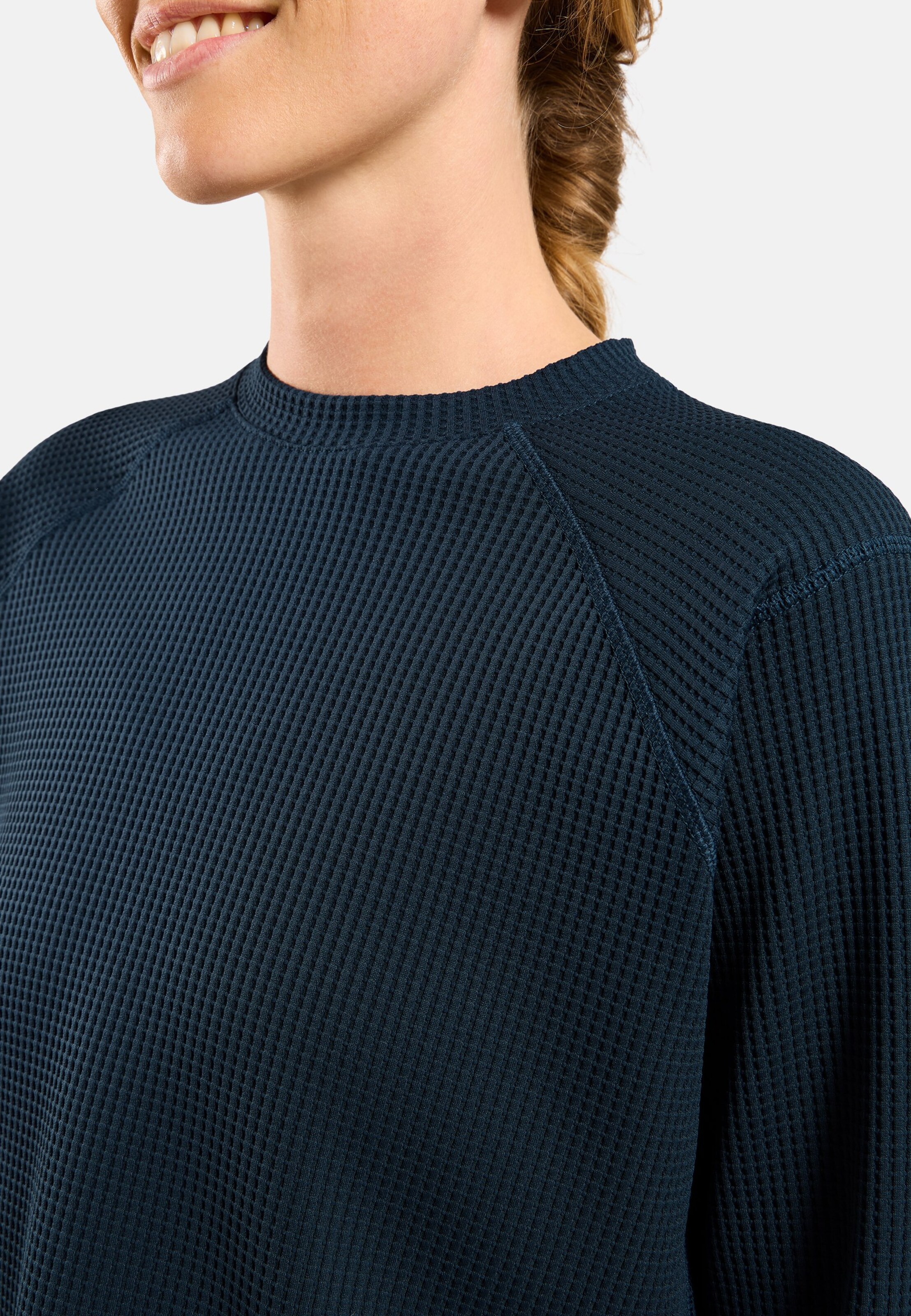 Cubic Multisport Mid Layer mit Rundhalsausschnitt in dark sapphire