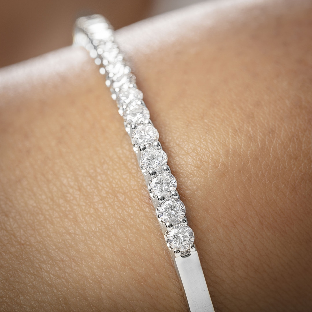 3.00 Karat Diamantarmreif oval 750/18 K Weissgold
