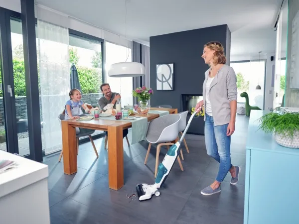 LEIFHEIT Regulus Aqua PowerVac, wet and dry vacuum cleaner (white / turquoise)