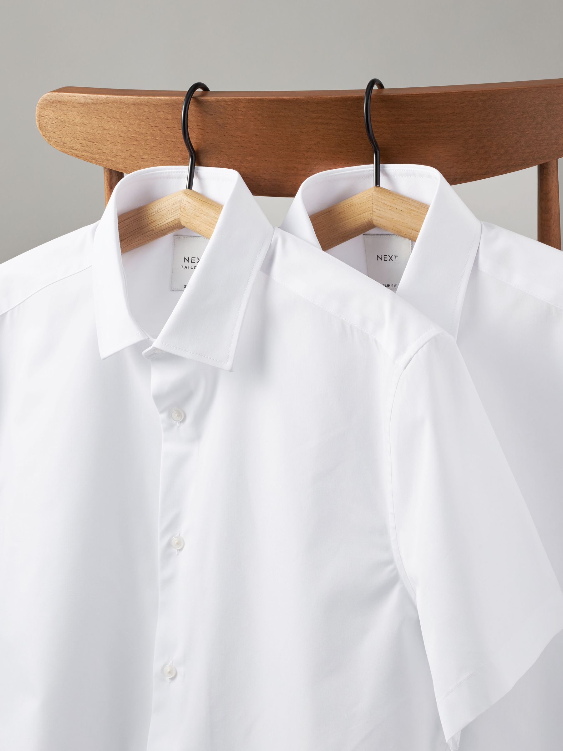 Wit - Slim Fit - Verpakking van 2 eenvoudig te strijken, nette overhemden met korte mouwen