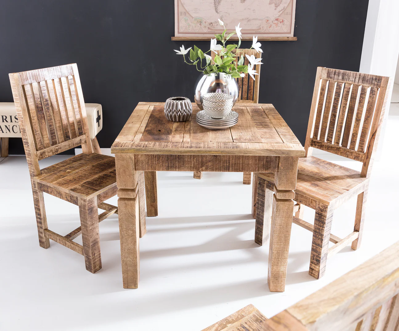 KADIMA DESIGN Esstisch DIANA: Landhaus-Stil, Massivholz, 80x80 cm, rustikal, stabil, pflegeleicht.