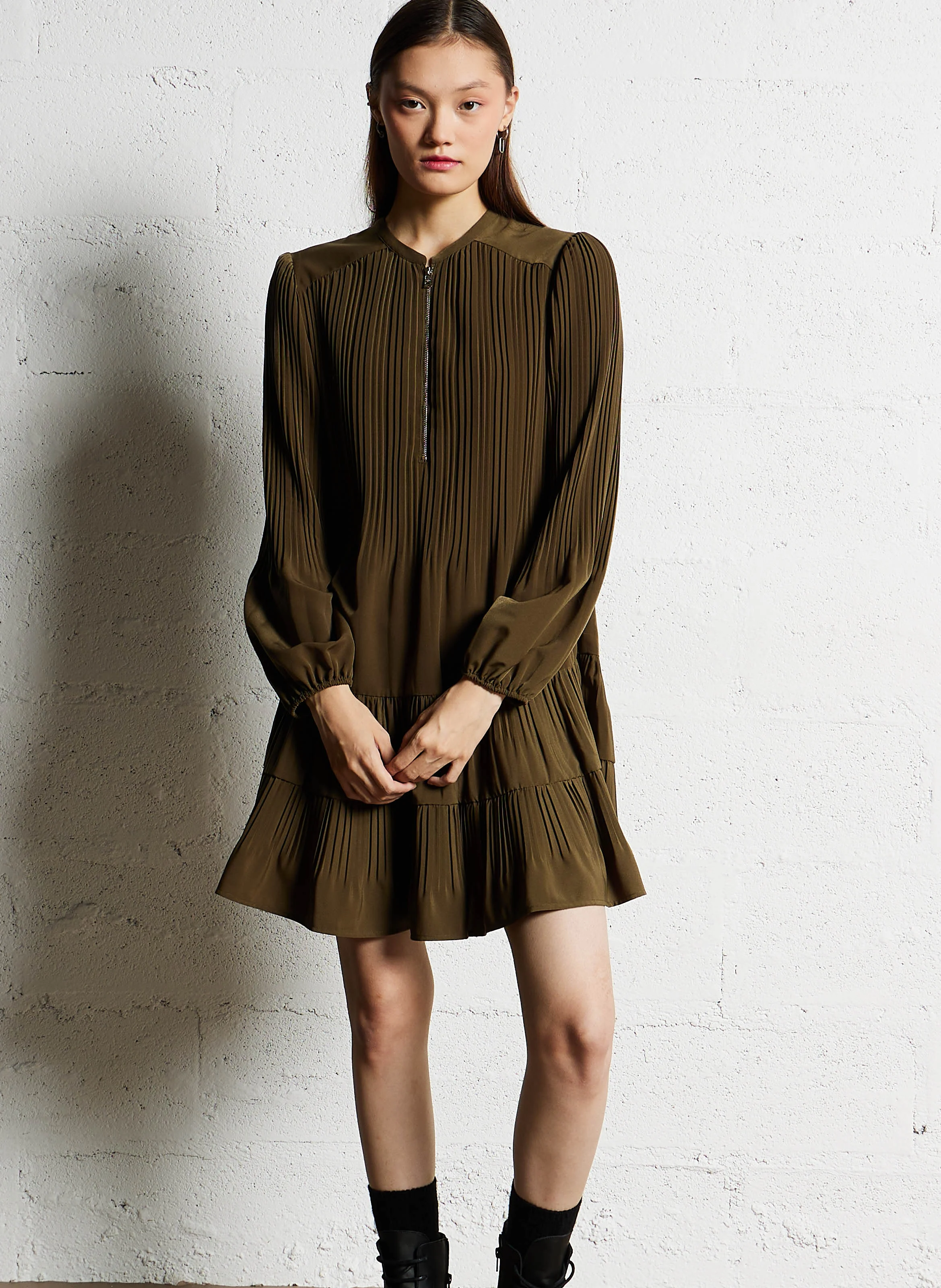 Robe courte col rond plissée| Vert