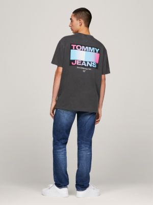 Camiseta com estampa do logo nas costas