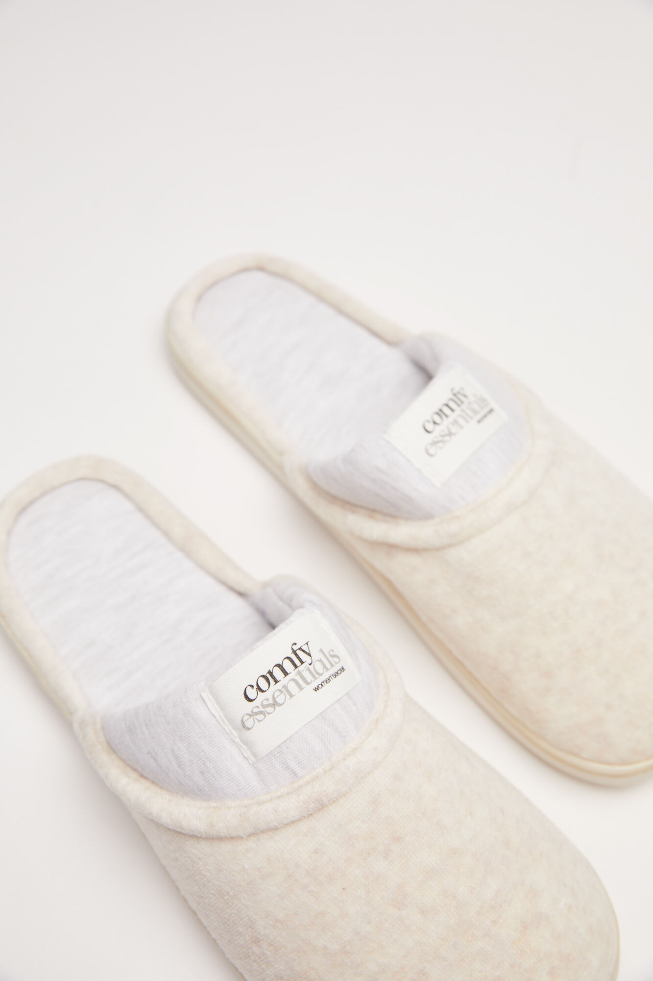Zapatillas casa dupla vuelta bege - gris