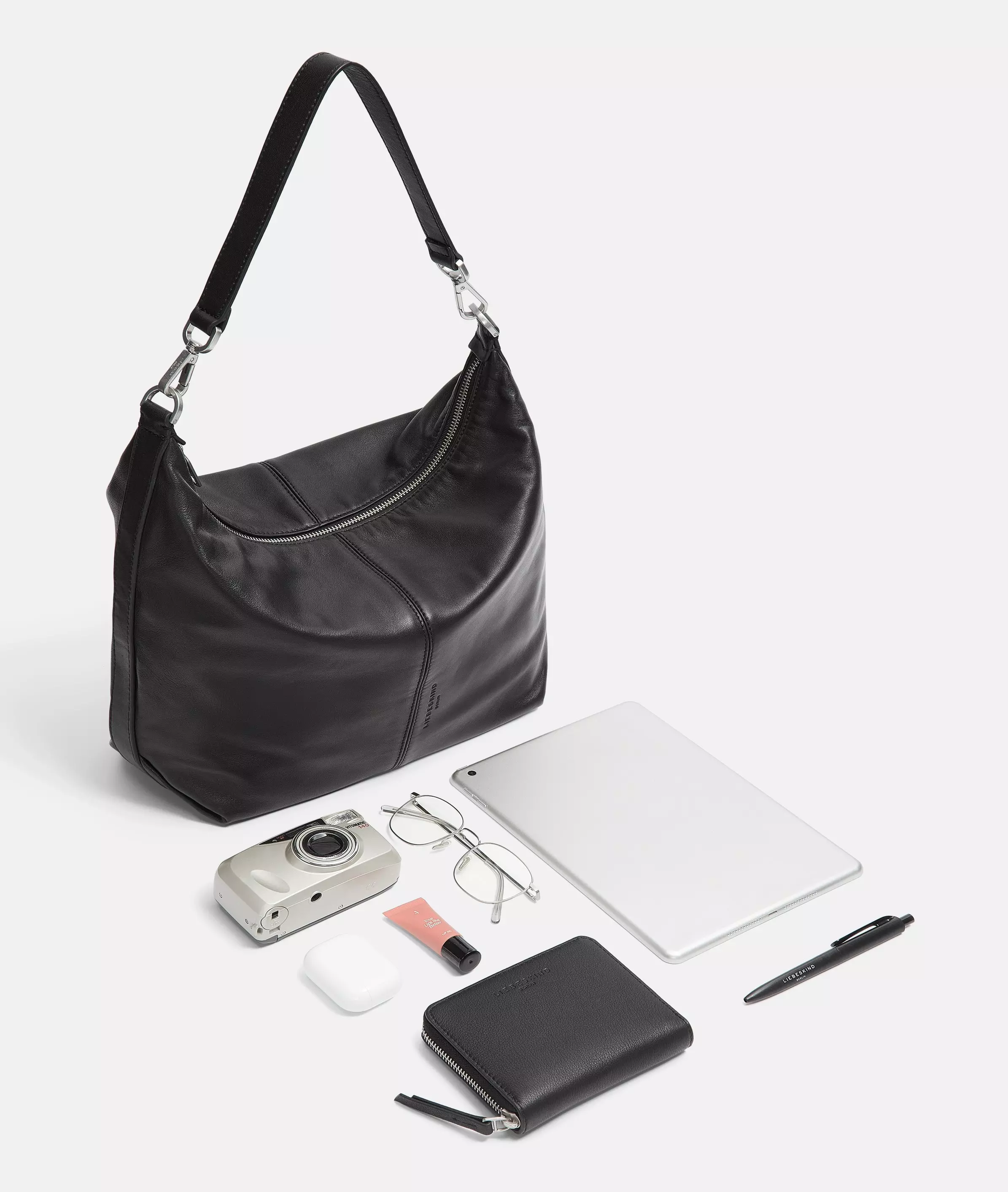 Paris Hobo M Spacious leather hobo bag