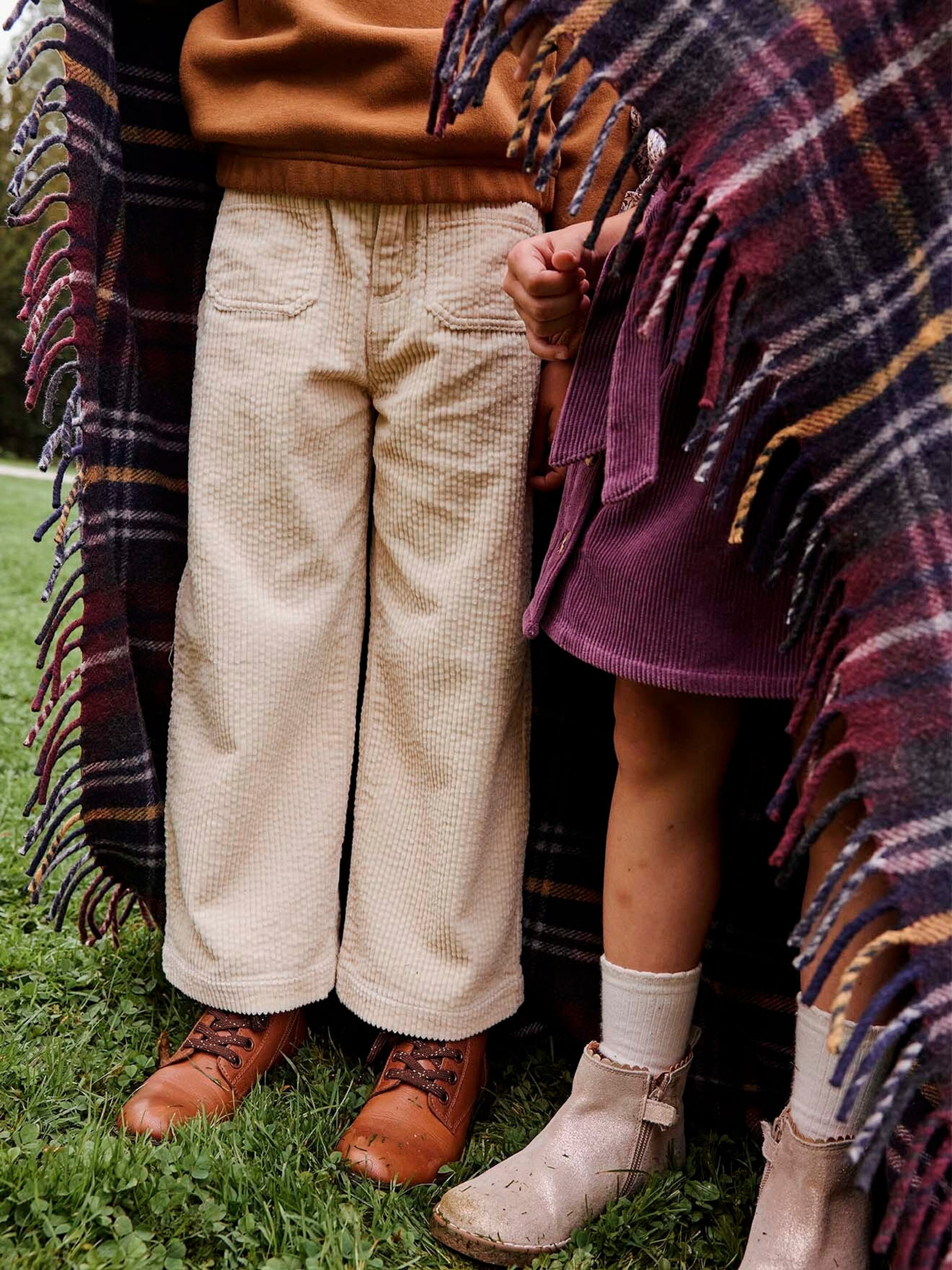 Vertbaudet Weit geschnittene Mädchen Cordhose, Bundweite verstellbar beige