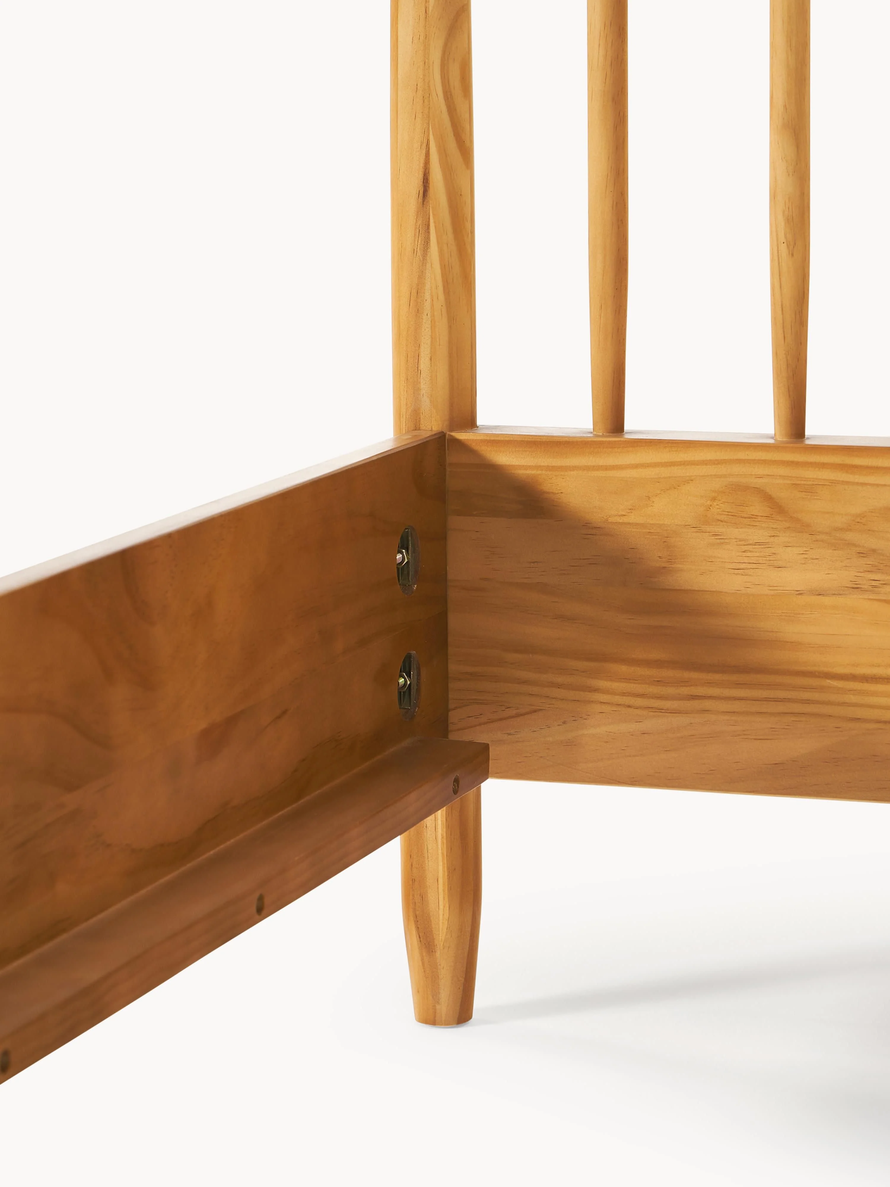 Houten bed Windsor met hoofdeinde van grenenhout