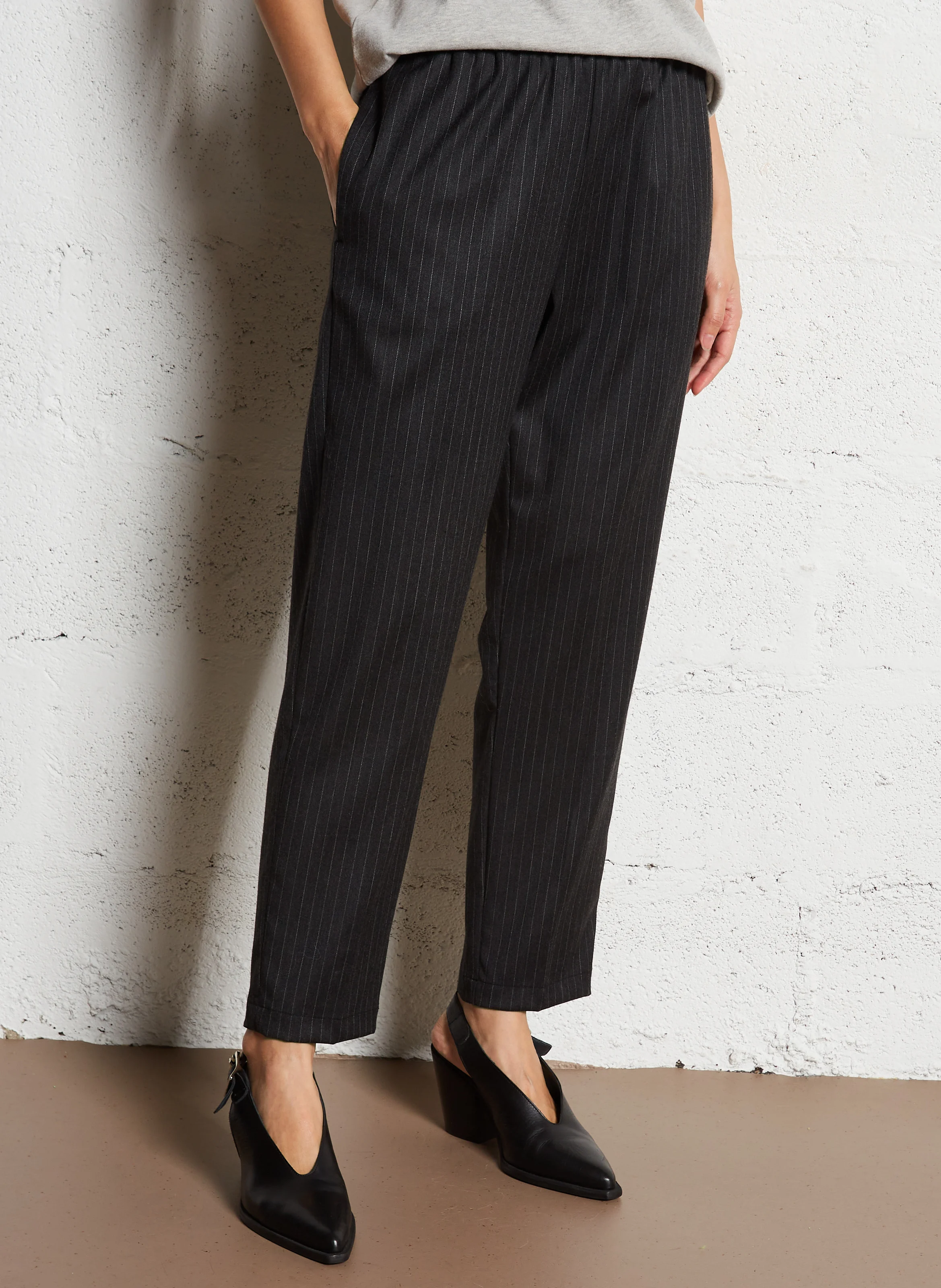 Pantalon carotte en laine mélangée à rayures | Gris