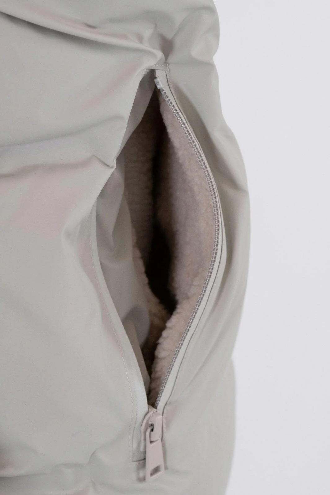 Neo Noir Fox C Puffer Jacket ivory