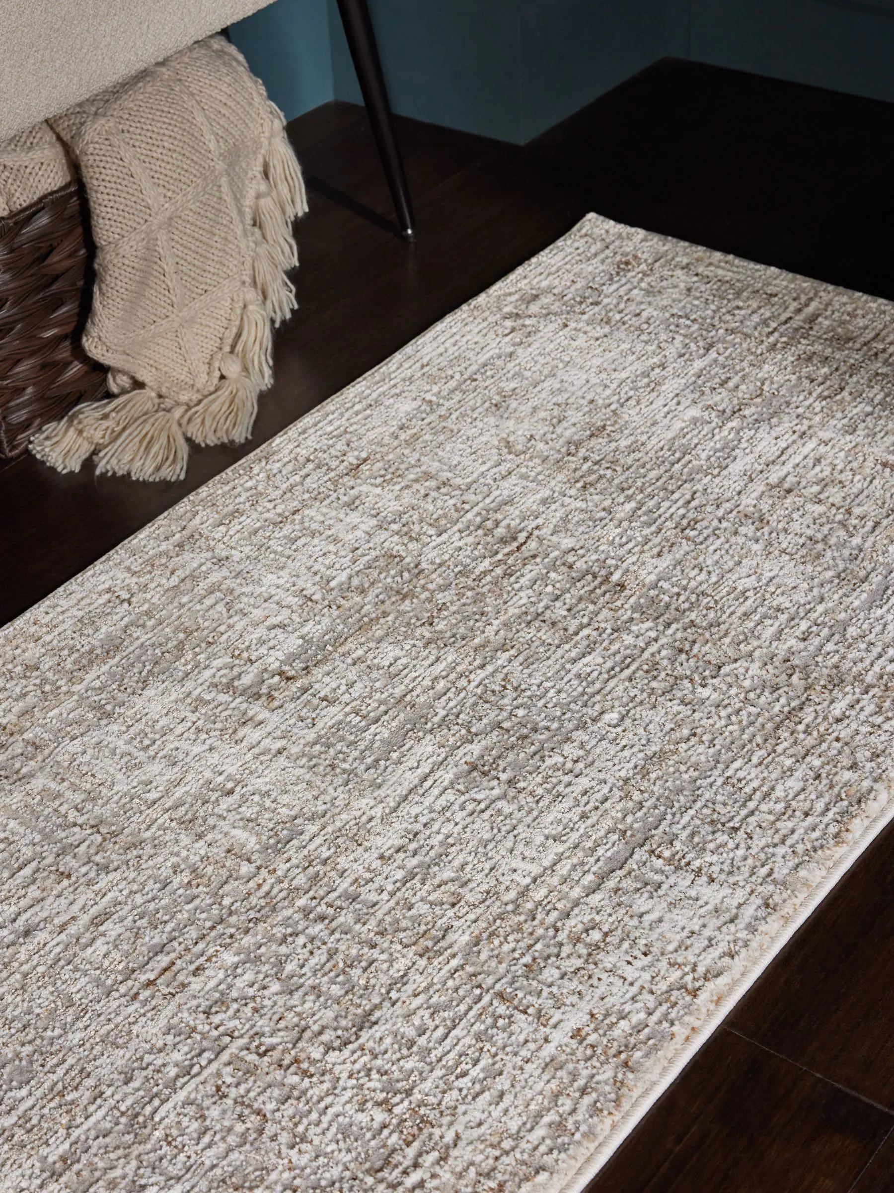 Chic Textured Runner