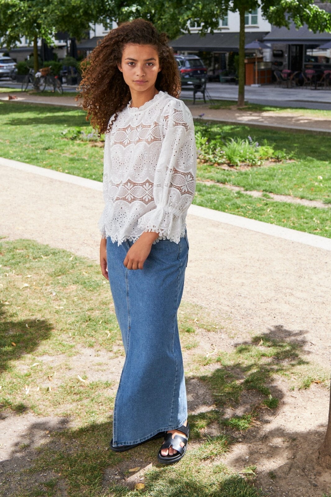 Neo Noir Adela Big Embroidery Blouse