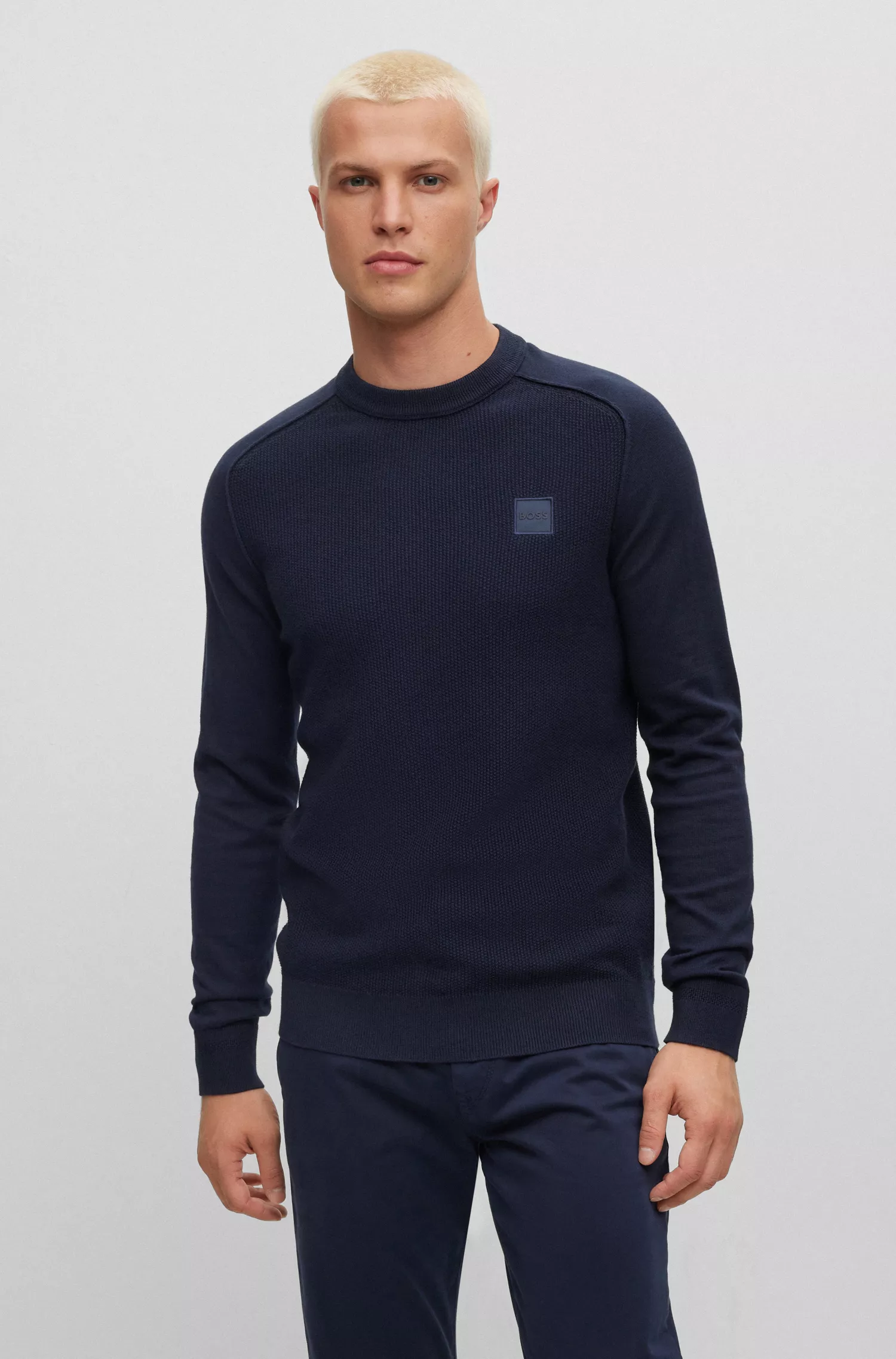 Suéter BOSS laranja em algodão e cashmere com textura mista e etiqueta tecida.