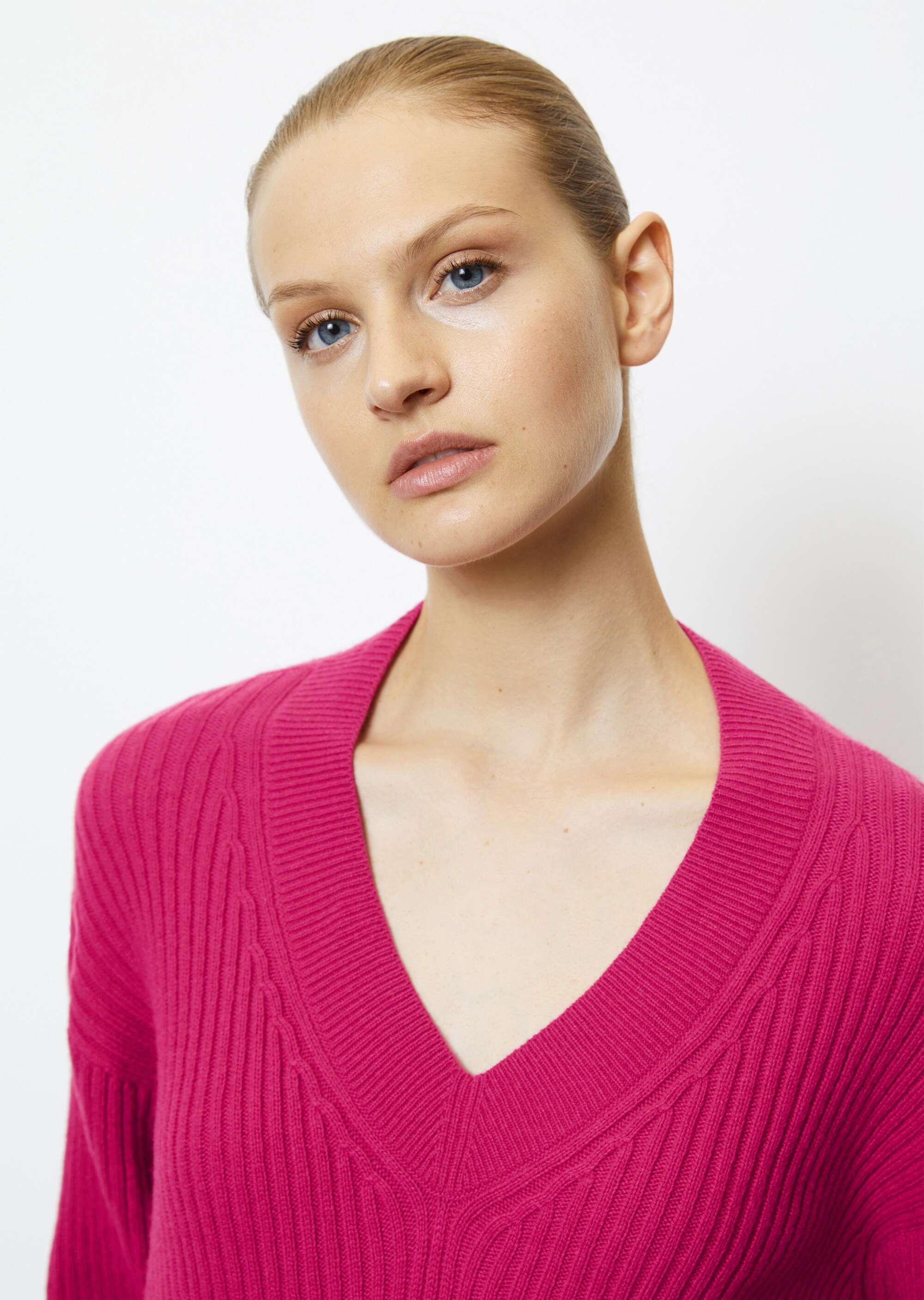 V-Neck-Strickpullover looseaus italienischem Schurwolle-Mix