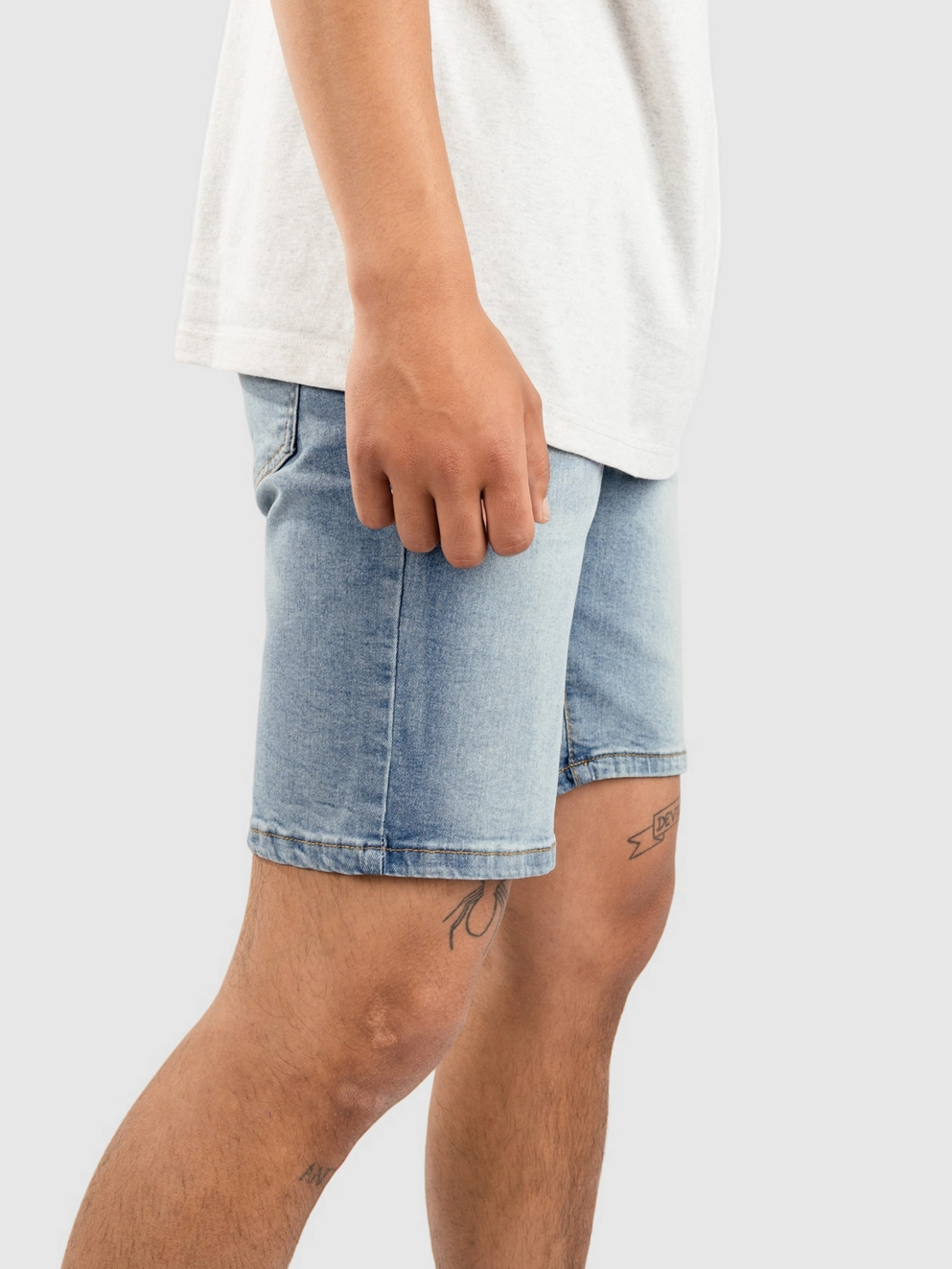 Urban Classics Relaxed Fit Jeans Shorts light destroyed washed