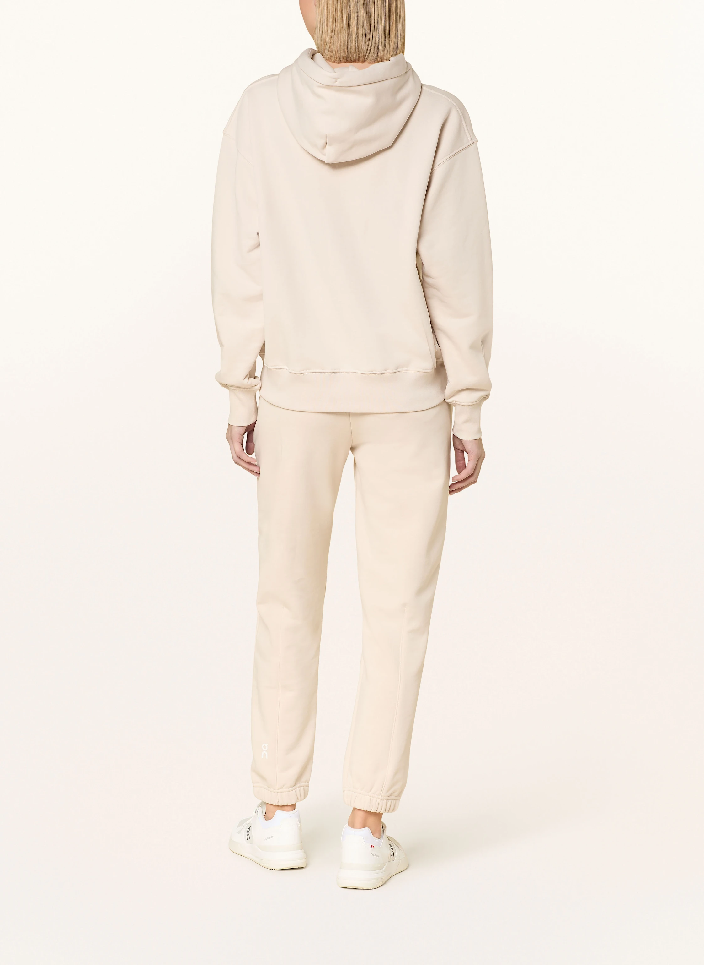 On Hoodie CLUB