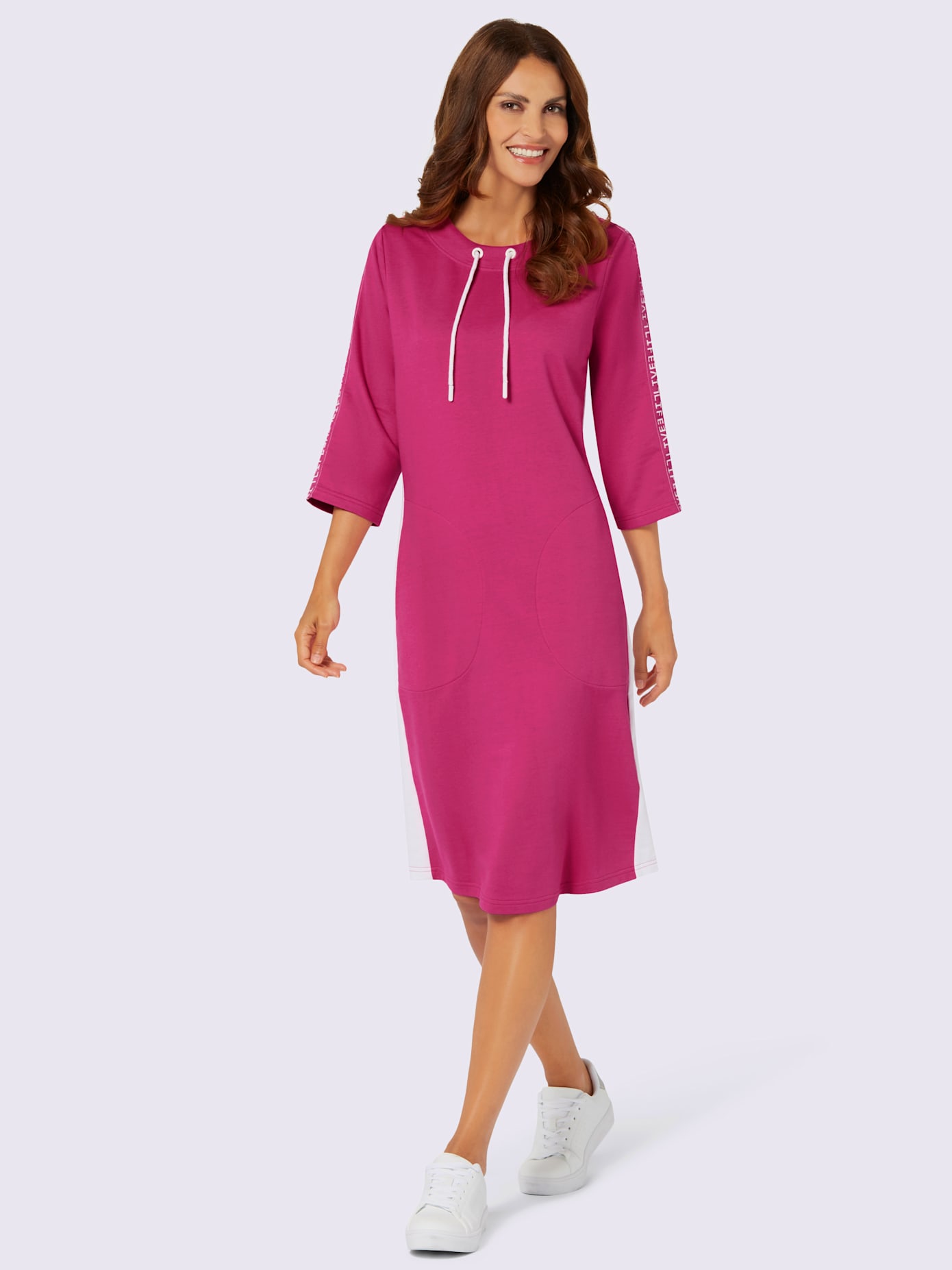 Robe en matière sweat coupe affinante