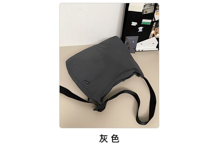 HOVERUP - Effen nylon crossbodytas