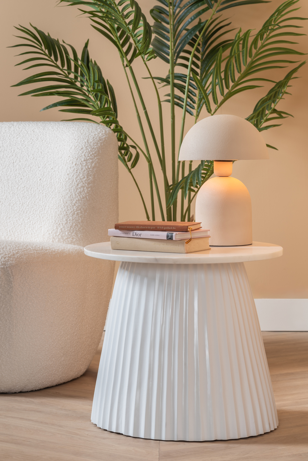 Coffee table Luscious cone white marble, white frame