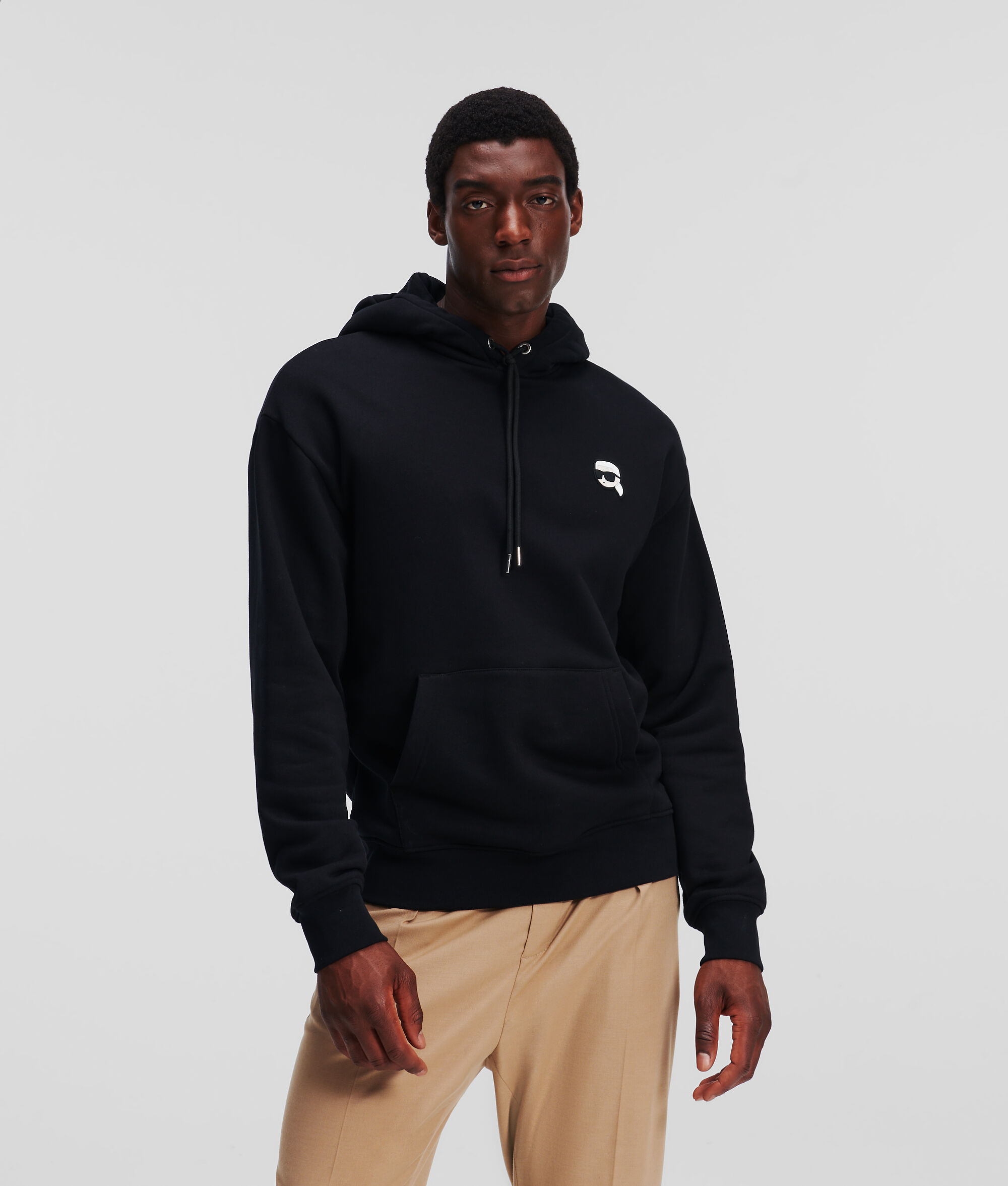 SWEAT À CAPUCHE AVEC ÉCUSSON K/IKONIK KARL