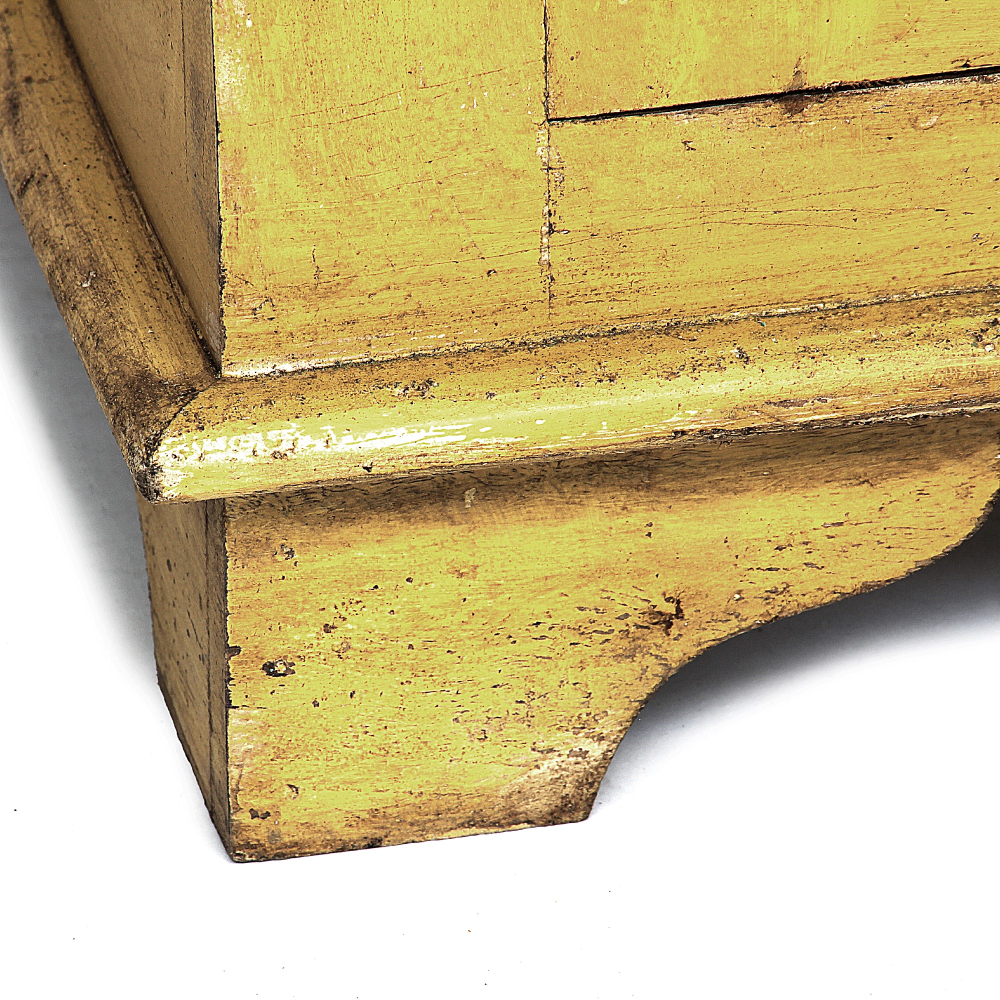 Schrank 'Mewar', gelb, B 96 cm, H 140 cm, T 40 cm von fischer's lagerhaus