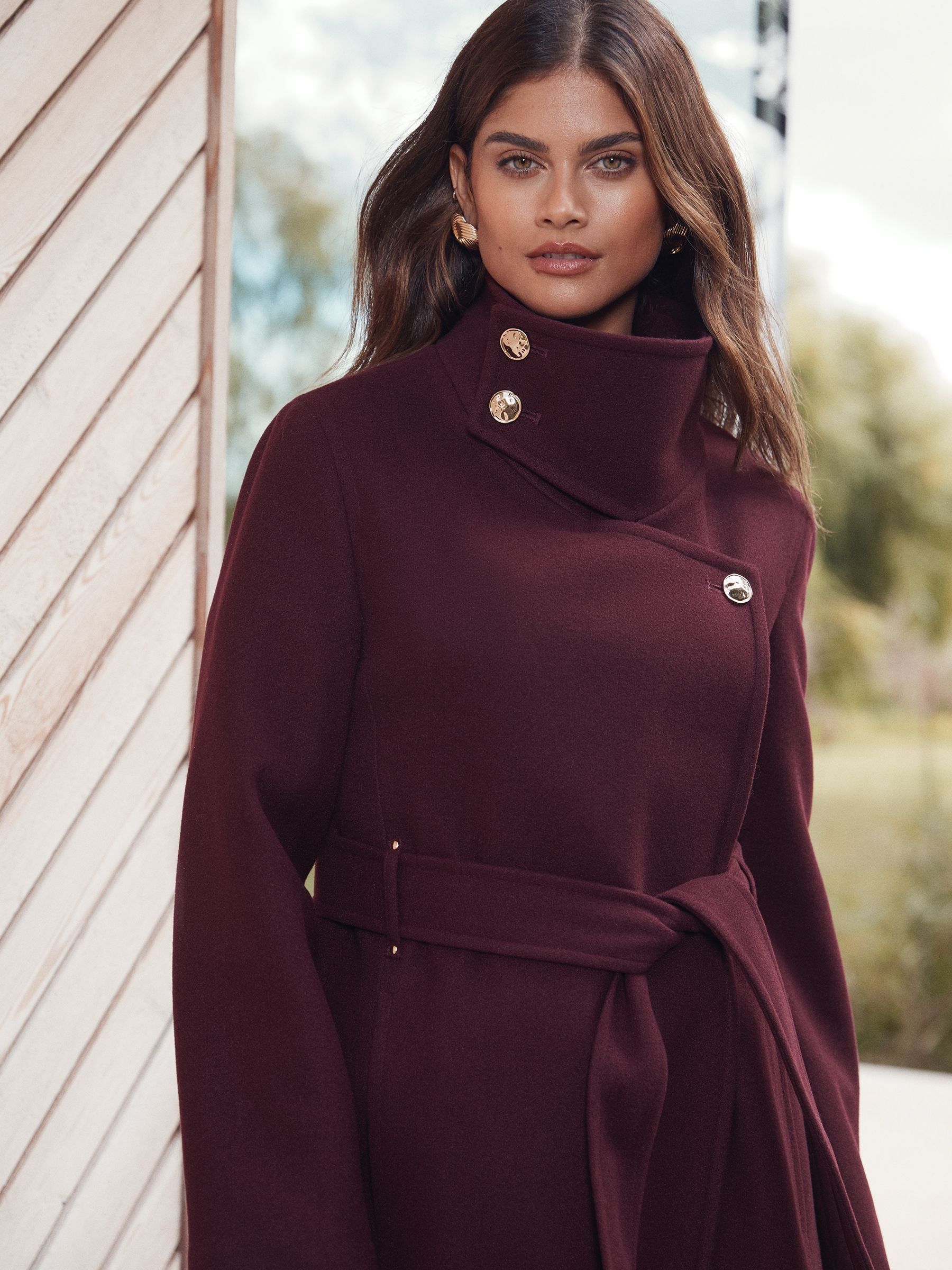 Bessenrood - Lipsy asymmetrische jas met trechterhals en riem