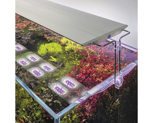 Aquael Ultra Slim 90 LED aquariumverlichting, bestuurbaar via de Aquael app, 90 W, ca. 87 cm, zilver, geschikt voor aquaria van ca. 90 - 133 cm.