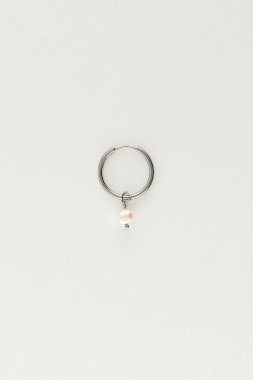 One piece oorring met parel