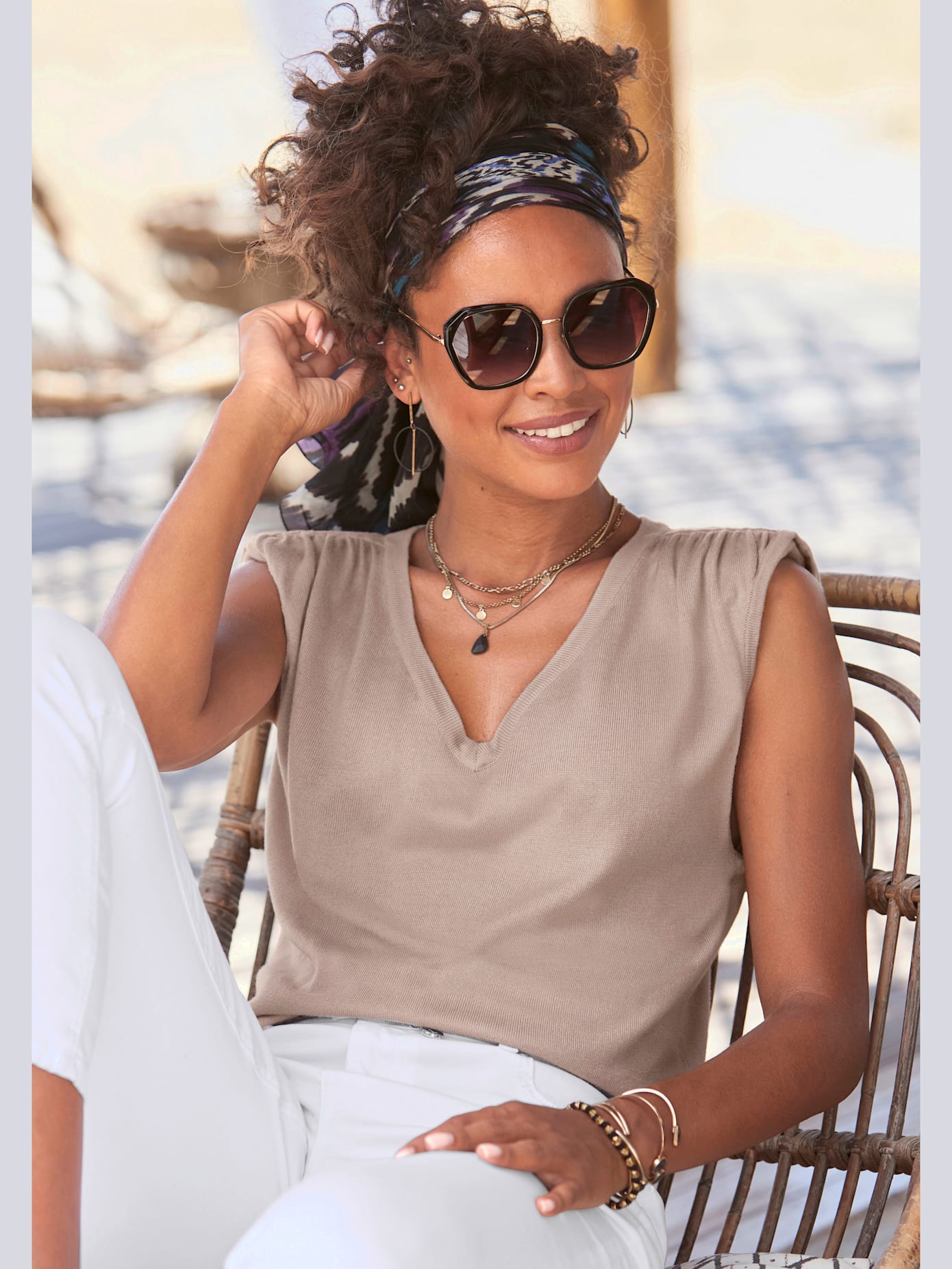 Pull à manches courtes fronces tendance aux épaules