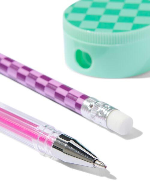 accessoires d'écriture dans une trousse
