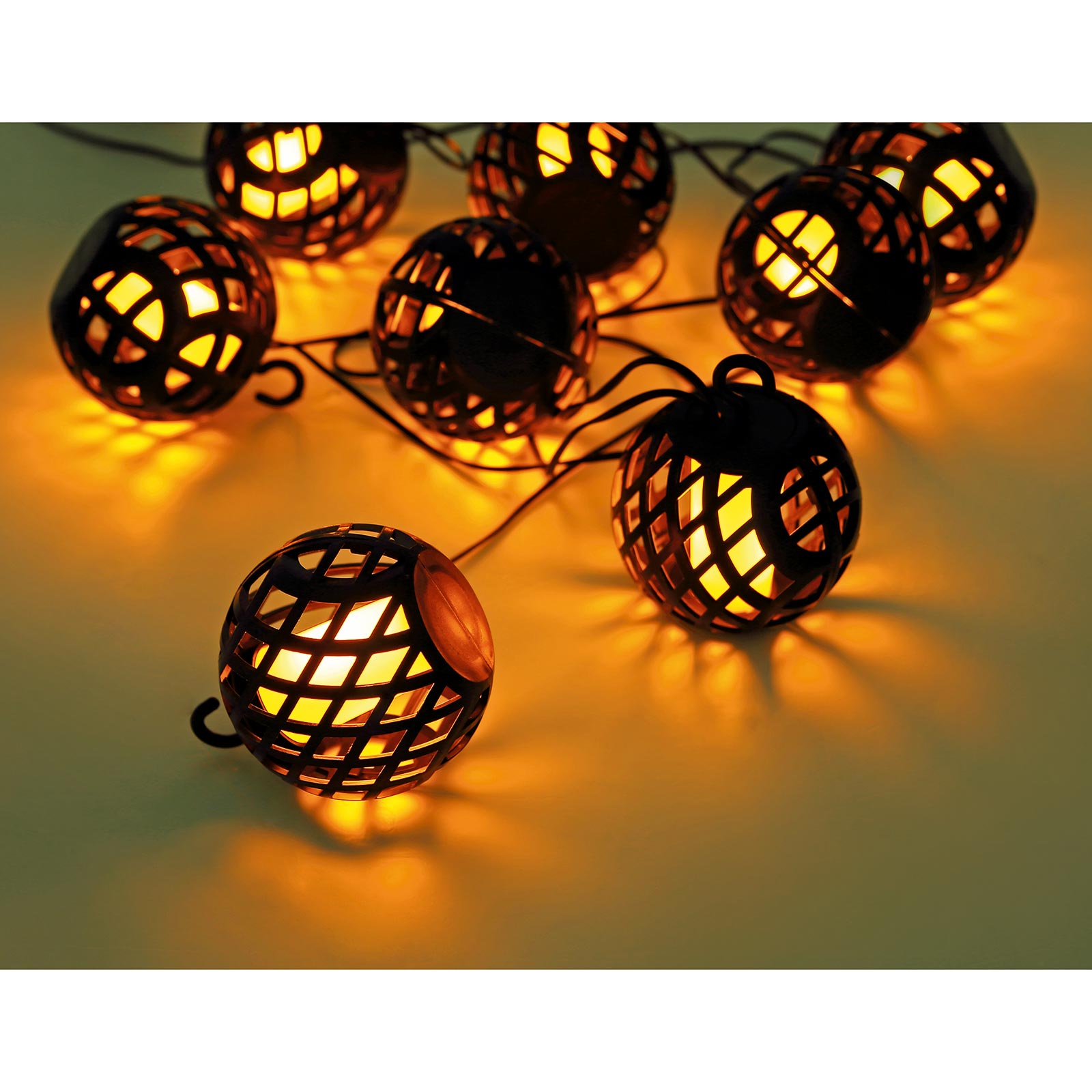 Solar-LED-Lichterkette - schwarz - Flammeneffekt - 410 cm
