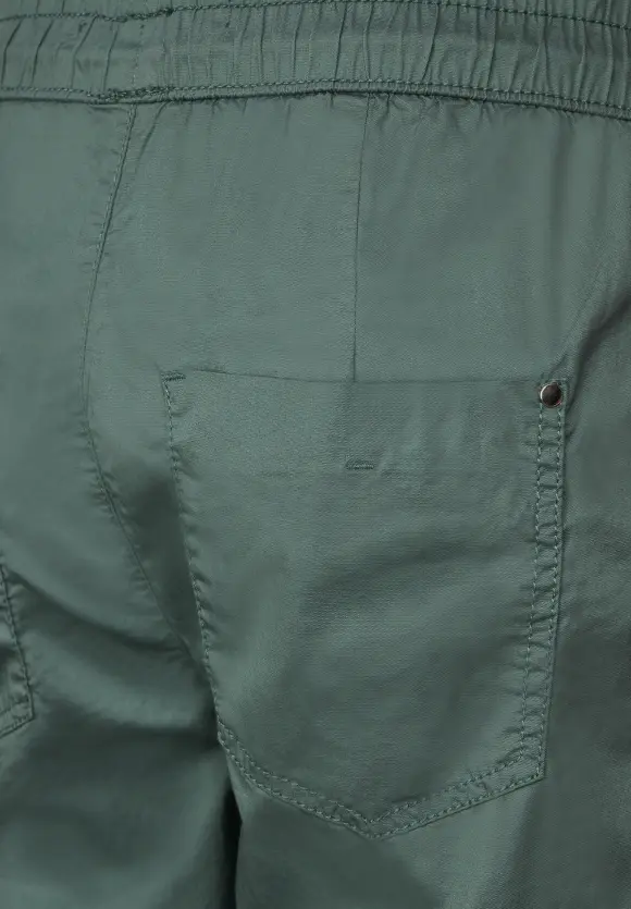 Bermuda in Loose Fit - soft olive