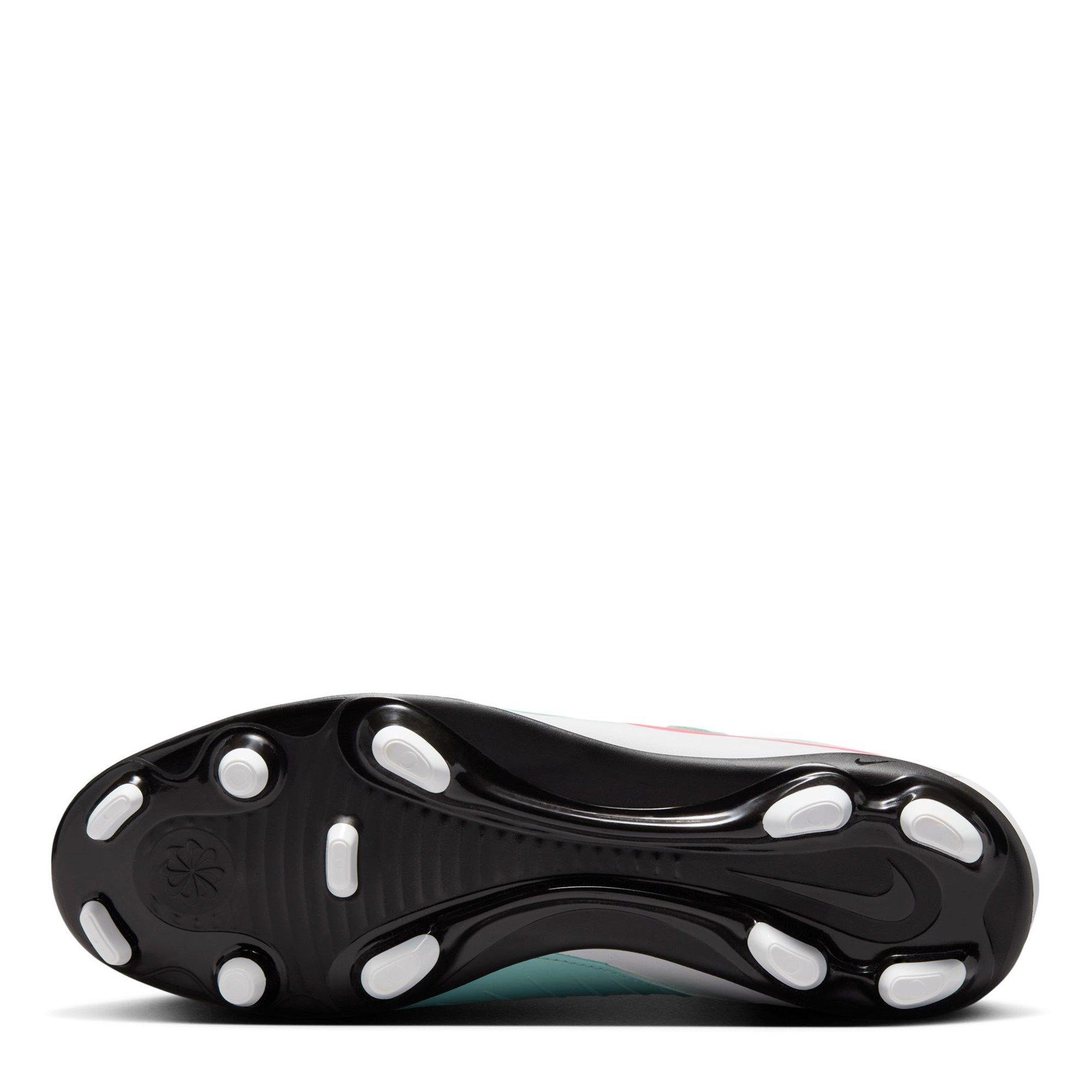 Nike Phantom Luna II Club Firm Ground Football Boots