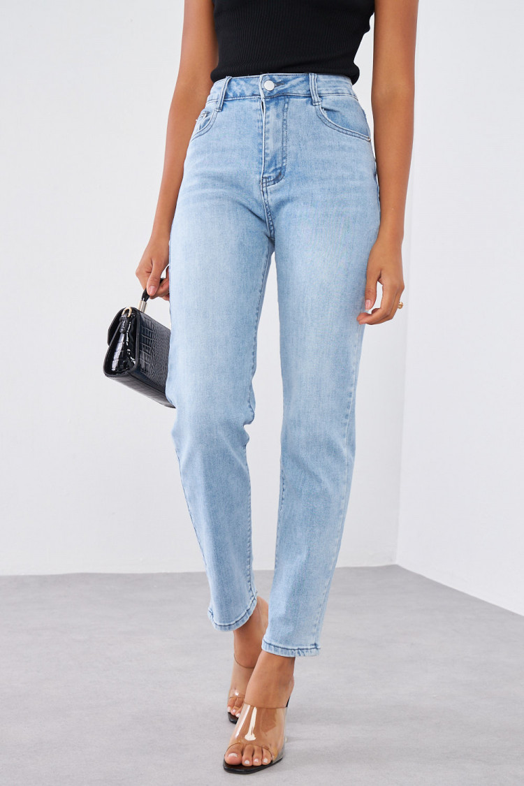 Jeans bleu usé coupe droite