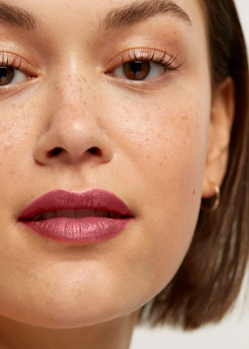 moisturising lipstick 07 wine not - creamy finish
